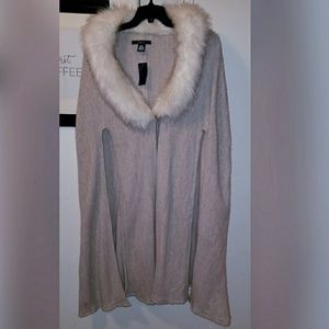 Cejon Miss Scarlet Faux Fur Collar Cape